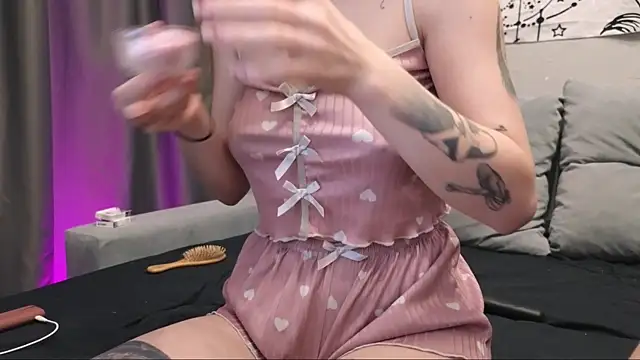 charlie din online show from June 2026 09:40:01 PM