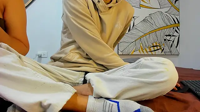 elena and derek online show from December 2024 09:52:02 AM