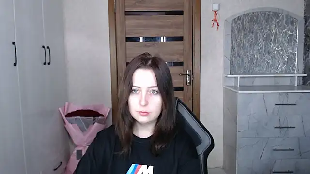 Kristy-Max online show from November 2025 04:34:01 AM