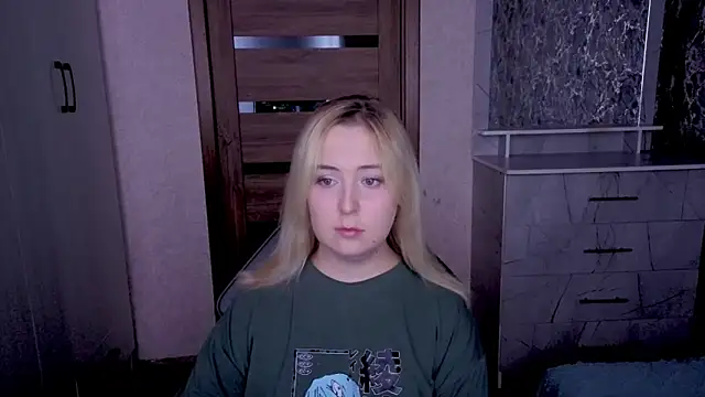 Snapshot of Kristy-Max chatting on May 2026 02:18:02 AM Kristy-Max online show from May 2026 02:18:02 AM
