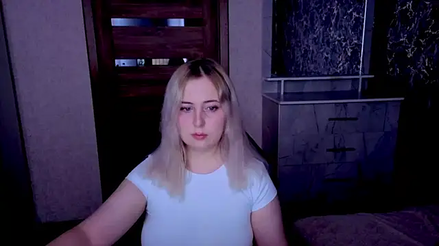Snapshot of Kristy-Max chatting on June 2026 07:19:01 PM Kristy-Max online show from June 2026 07:19:01 PM