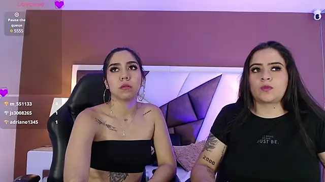 Snapshot of KarolandMichel chatting on January 2025 03:22:01 PM KarolandMichel online show from January 2025 03:22:01 PM