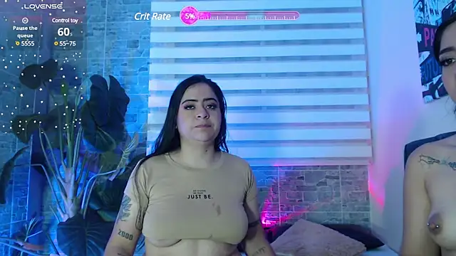 Snapshot of KarolandMichel chatting on March 2025 12:02:02 PM KarolandMichel online show from March 2025 12:02:02 PM