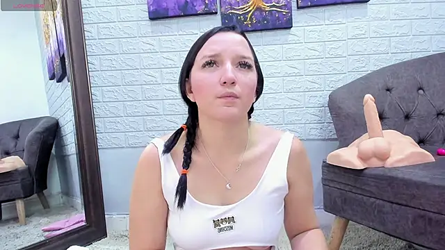 Snapshot of _EmilyJireh_ chatting on December 2025 05:09:01 PM EmilyJireh online show from December 2025 05:09:01 PM