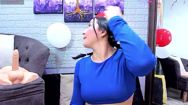 Snapshot of _EmilyJireh_ chatting on February 2026 04:37:02 PM EmilyJireh online show from February 2026 04:37:02 PM