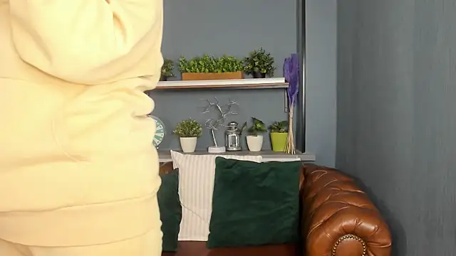 JesiaFoxi online show from February 2025 12:26:02 PM