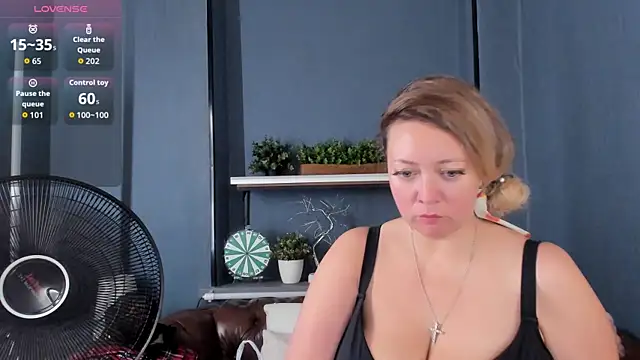 JesiaFoxi online show from September 2025 10:37:01 AM