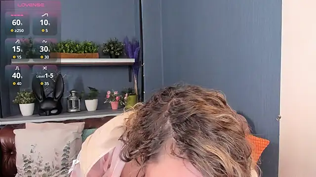 JesiaFoxi online show from October 2025 08:42:02 AM