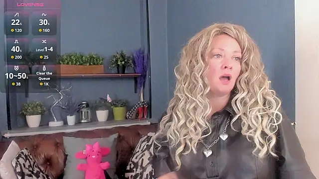 JesiaFoxi online show from March 2026 04:12:02 PM