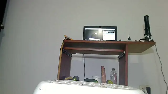 Snapshot of SensualGata13 chatting on December 2025 02:56:01 PM SensualGata13 online show from December 2025 02:56:01 PM