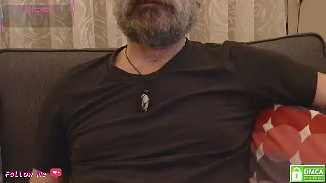 Snapshot of 77_No_Name_77 chatting on December 2025 02:31:02 AM 77 No Name 77 online show from December 2025 02:31:02 AM