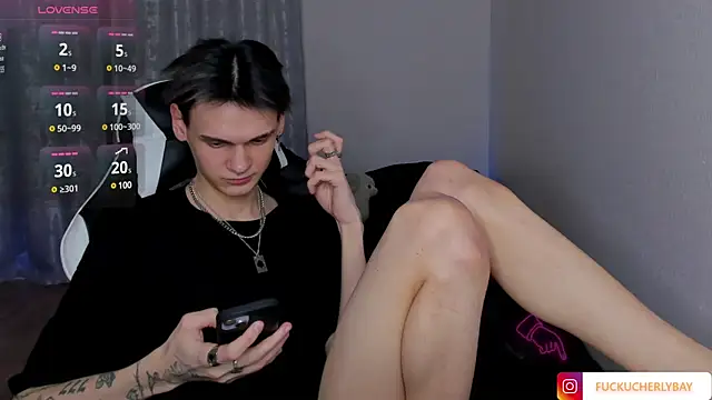 Snapshot of CHERLYBAY chatting on February 2025 01:33:01 AM CHERLYBAY online show from February 2025 01:33:01 AM