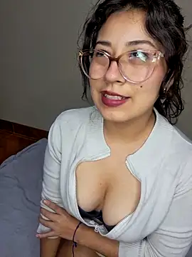 Snapshot of MishuColfer chatting on September 2025 04:56:01 AM MishuColfer online show from September 2025 04:56:01 AM