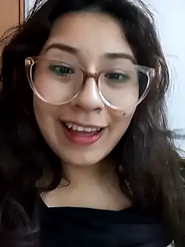 Snapshot of MishuColfer chatting on October 2025 07:42:01 AM MishuColfer online show from October 2025 07:42:01 AM