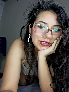 Snapshot of MishuColfer chatting on December 2025 02:30:02 AM MishuColfer online show from December 2025 02:30:02 AM