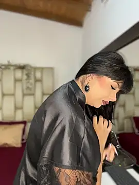 Alexa Miss online show from November 2025 07:12:01 PM