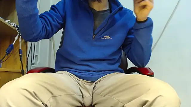 Snapshot of hardbigcock16 chatting on January 2025 07:00:01 AM hardbigcock16 online show from January 2025 07:00:01 AM