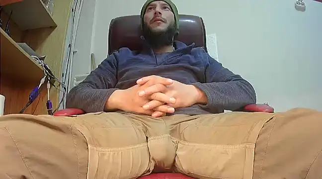 Snapshot of hardbigcock16 chatting on February 2025 06:13:02 AM hardbigcock16 online show from February 2025 06:13:02 AM