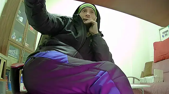 Snapshot of hardbigcock16 chatting on February 2025 01:37:01 PM hardbigcock16 online show from February 2025 01:37:01 PM