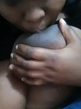 queenxdede online show from May 2026 06:25:01 PM