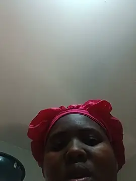 queenxdede online show from June 2026 05:57:01 PM