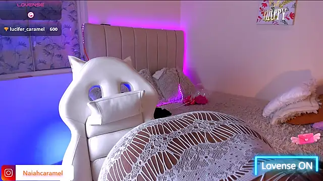 naiahcaramell online show from March 2025 01:30:02 AM