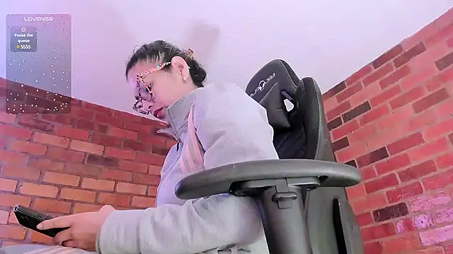 paulinabarnett- online show from December 2024 12:13:01 AM