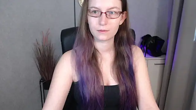 Snapshot of emmaxDelight chatting on October 2025 06:12:01 AM emmaxDelight online show from October 2025 06:12:01 AM