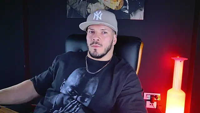 AngeloEric online show from December 2024 06:59:01 PM