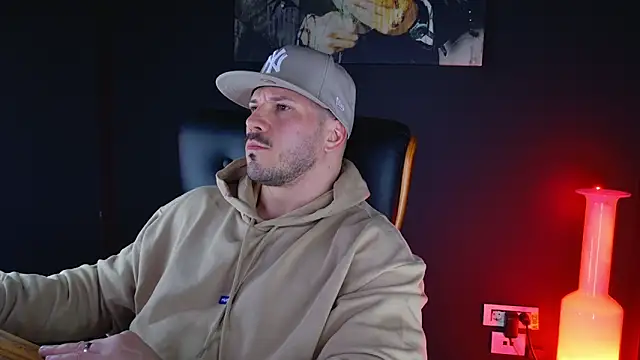 AngeloEric online show from December 2024 04:17:01 PM