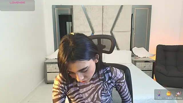 Snapshot of lilithTeen1_ chatting on December 2024 02:00:01 PM lilithTeen1 online show from December 2024 02:00:01 PM