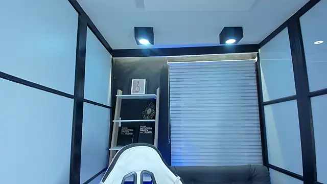 Snapshot of lilithTeen1_ chatting on March 2025 08:20:02 AM lilithTeen1 online show from March 2025 08:20:02 AM