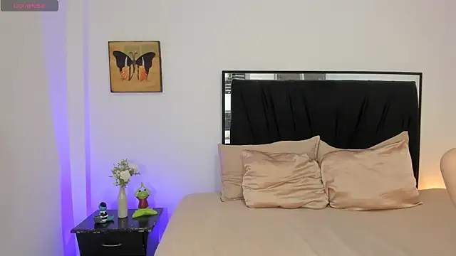 Snapshot of lilithTeen1_ chatting on October 2025 02:23:02 AM lilithTeen1 online show from October 2025 02:23:02 AM