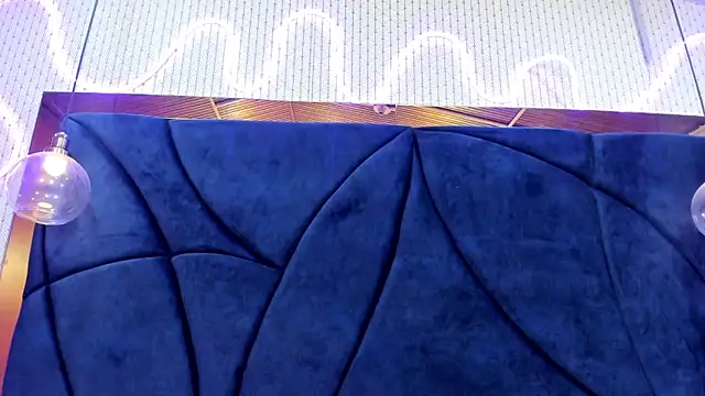 Snapshot of LARISSAEVANS chatting on March 2025 06:22:01 PM LARISSAEVANS online show from March 2025 06:22:01 PM