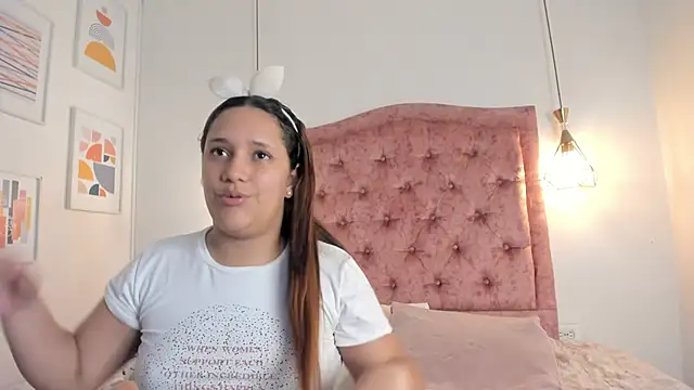 aprill21  online show from February 2025 01:53:02 PM