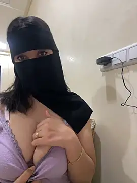 Snapshot of jijijoudia chatting on October 2025 12:35:01 AM jijijoudia online show from October 2025 12:35:01 AM