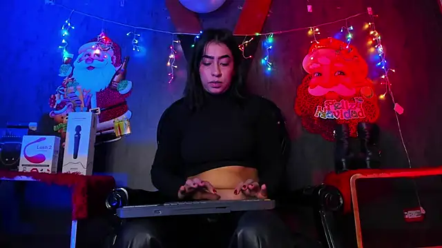 Snapshot of Carolina_Arias chatting on December 2024 08:34:01 PM Carolina Arias online show from December 2024 08:34:01 PM