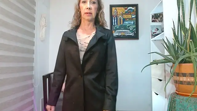 Snapshot of Canelita28 chatting on May 2026 01:11:02 AM Canelita28 online show from May 2026 01:11:02 AM