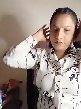 Simran-Kaur143 online show from July 2026 10:40:01 AM
