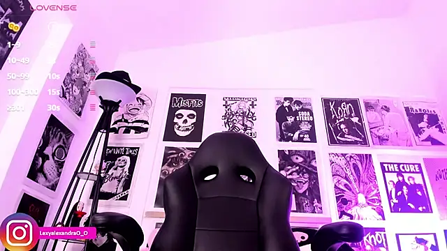 Lexyjoycce online show from April 2026 09:06:01 PM