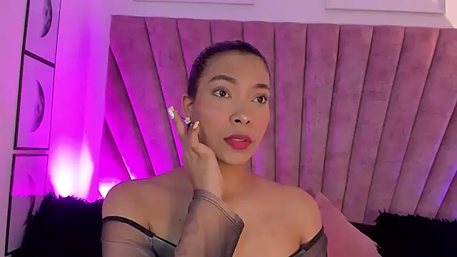 KarolRojas  online show from October 2025 03:25:01 AM