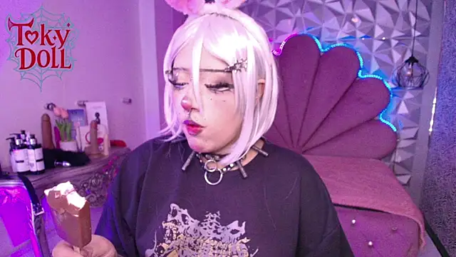 toky doll online show from October 2025 09:01:01 PM