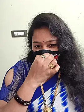 neelu-hoty online show from February 2026 05:00:02 PM