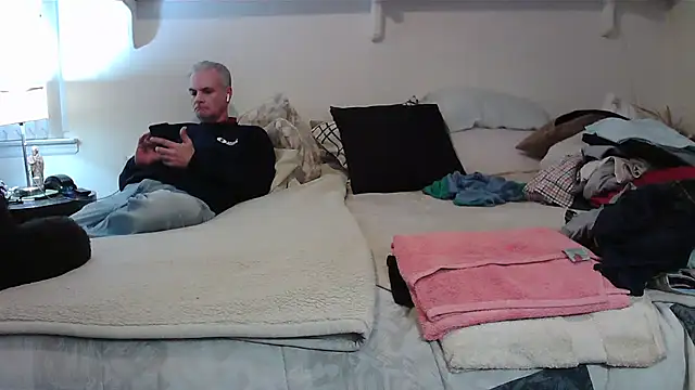 Snapshot of Hand69someguy chatting on November 2025 09:03:02 PM Hand69someguy online show from November 2025 09:03:02 PM