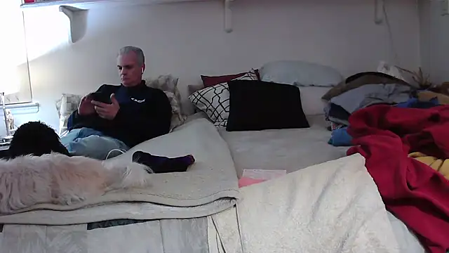 Snapshot of Hand69someguy chatting on December 2025 02:39:01 AM Hand69someguy online show from December 2025 02:39:01 AM