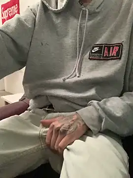 Snapshot of 27powercm chatting on February 2025 10:28:02 PM 27powercm online show from February 2025 10:28:02 PM