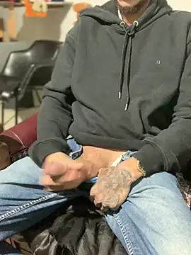 Snapshot of 27powercm chatting on February 2025 01:10:01 AM 27powercm online show from February 2025 01:10:01 AM