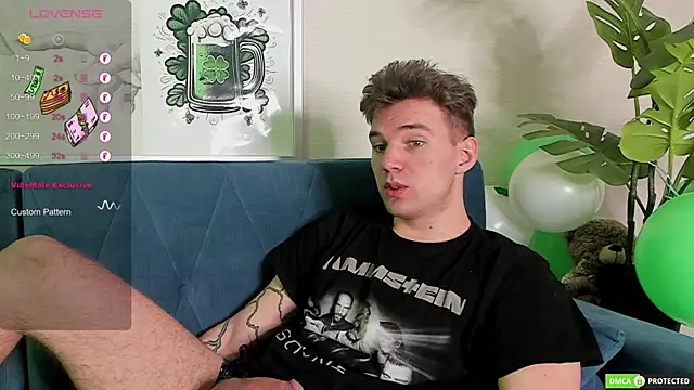 Snapshot of ArthurWhitee chatting on March 2025 04:10:01 AM ArthurWhitee online show from March 2025 04:10:01 AM