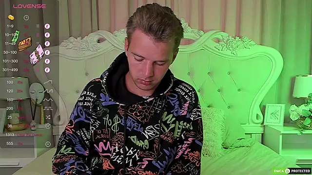 Snapshot of ArthurWhitee chatting on November 2025 08:28:01 AM ArthurWhitee online show from November 2025 08:28:01 AM