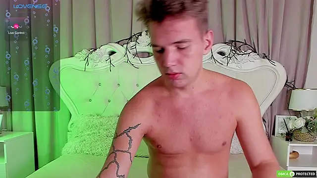 Snapshot of ArthurWhitee chatting on January 2026 03:10:02 AM ArthurWhitee online show from January 2026 03:10:02 AM